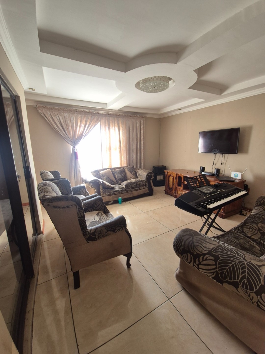 3 Bedroom Property for Sale in Zwide Eastern Cape